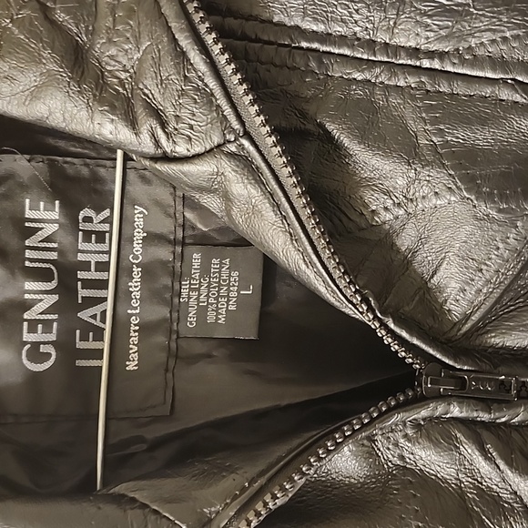 A women's Genuine Black Leather. - Picture 2 of 4